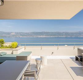 4-Bedroom Luxury Villa with Heated Pool, Ciovo near Trogir – Sleeps 8